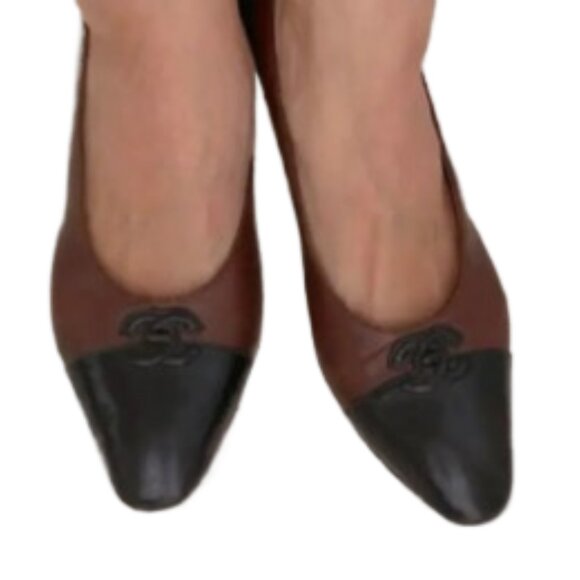 Chanel Brown, Black Leather Cap Toe CC Logo Contrasting Color Pumps 3 5.5 - Picture 1 of 11